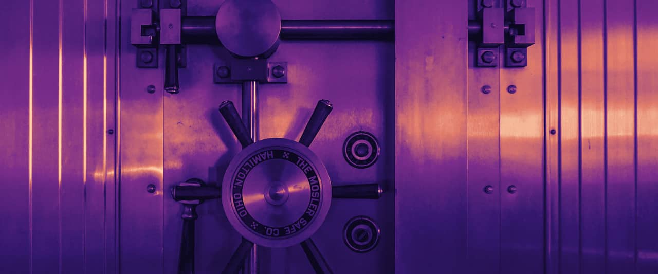 Porta blindata di un caveau con combinazione a disco